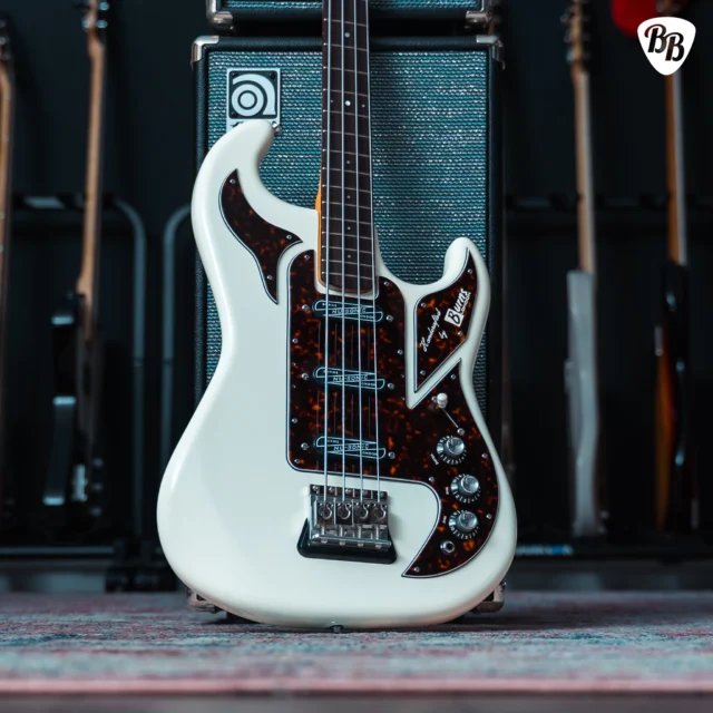 2009 Fender Classic Series '70s Jazz Bass - BassBros